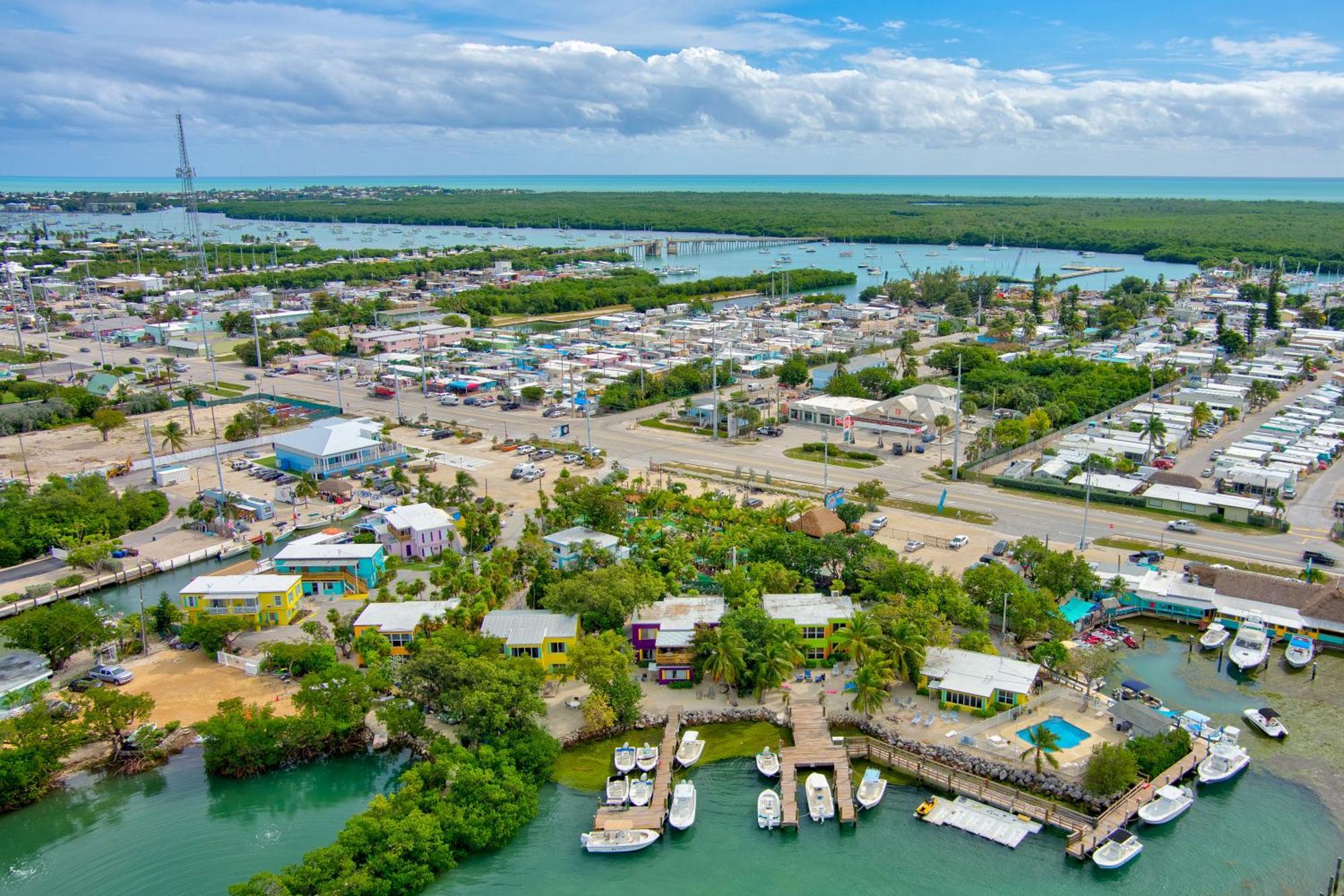 Captain Pip'S Marina & Hideaway Hotel Marathon Exterior photo