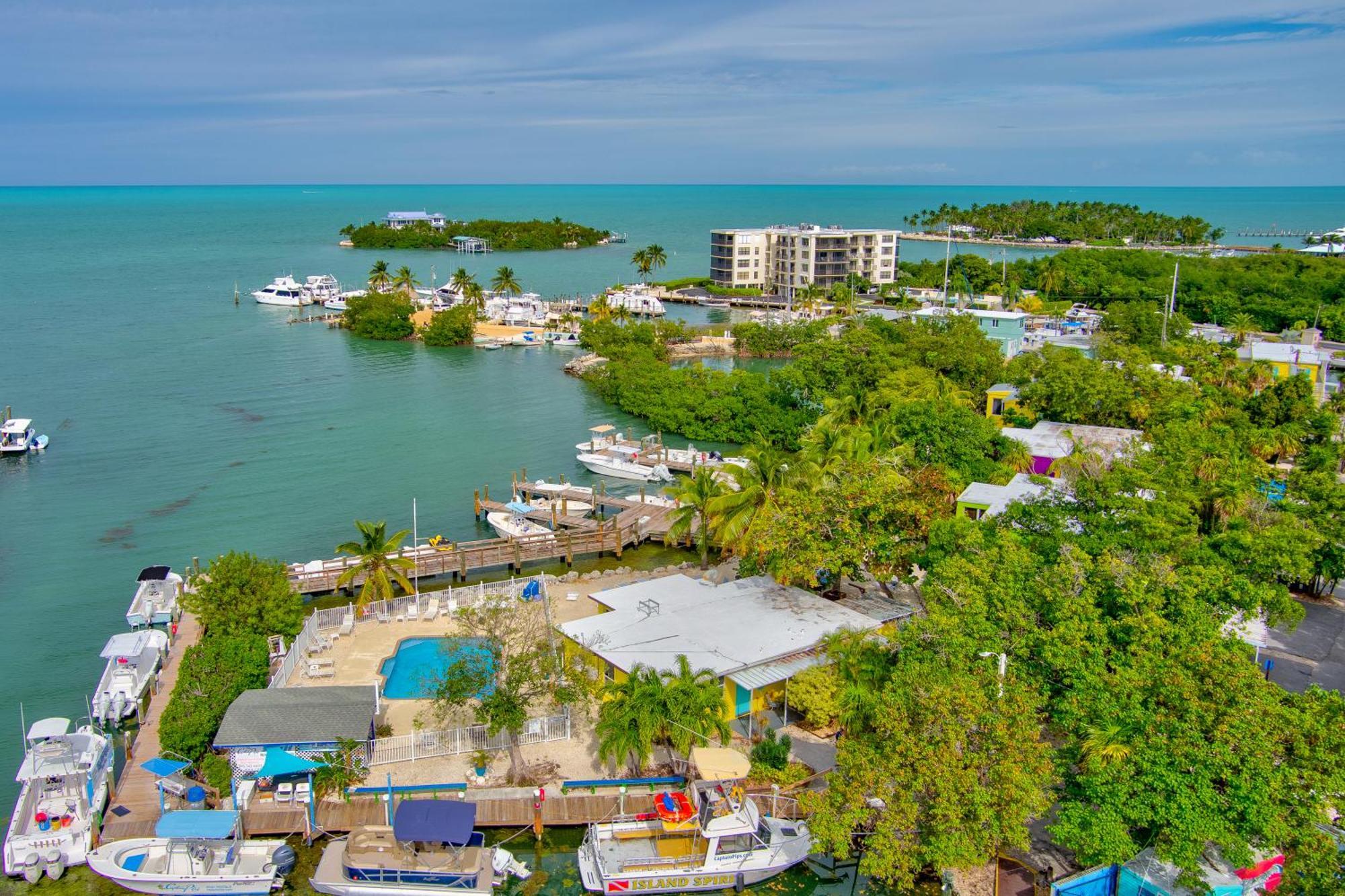 Captain Pip'S Marina & Hideaway Hotel Marathon Exterior photo